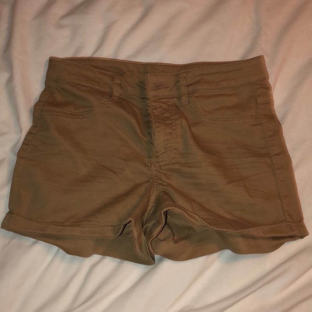 tan jean shorts